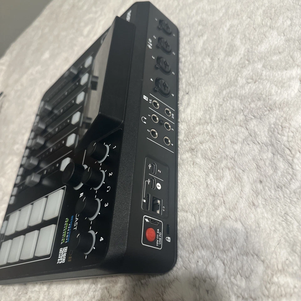RØDECaster Pro II – Integrated Audio Production Studio – Slightly Used - Image 4 of 4
