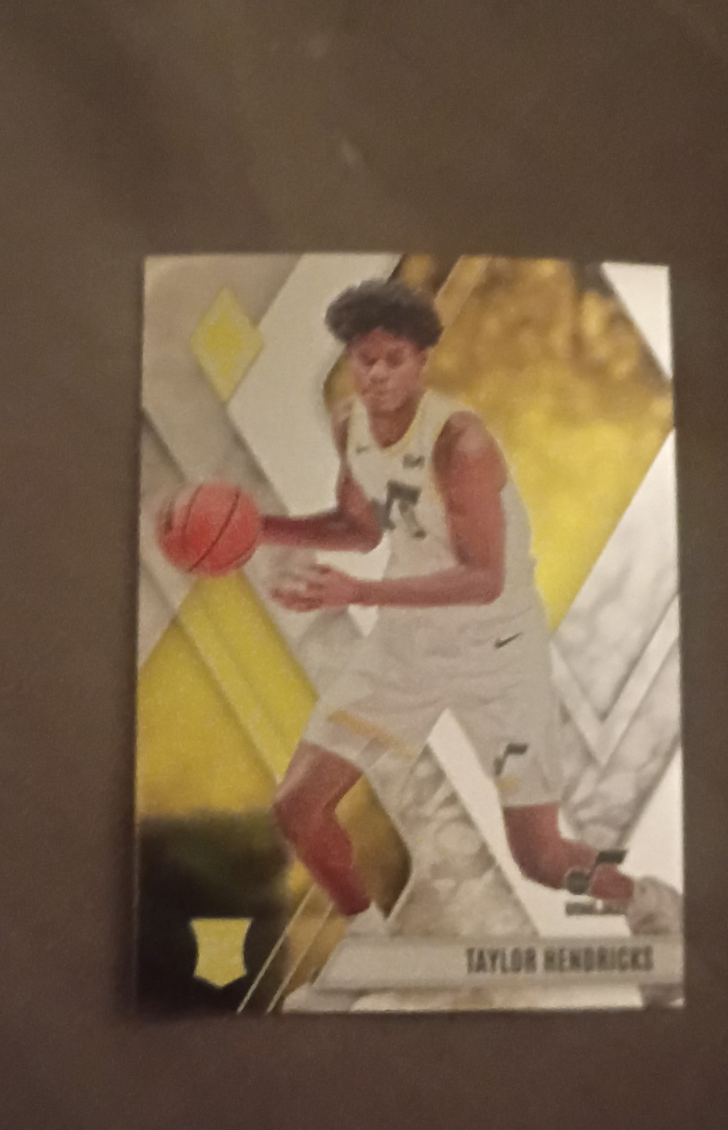 2023-24 Panini Phoenix - Rookies Taylor Hendricks #264 Gold /10 (RC)