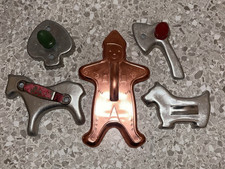 Lot of 5 Vintage Metal Christmas Cookie Cutters Green Red Wood Metal Handles