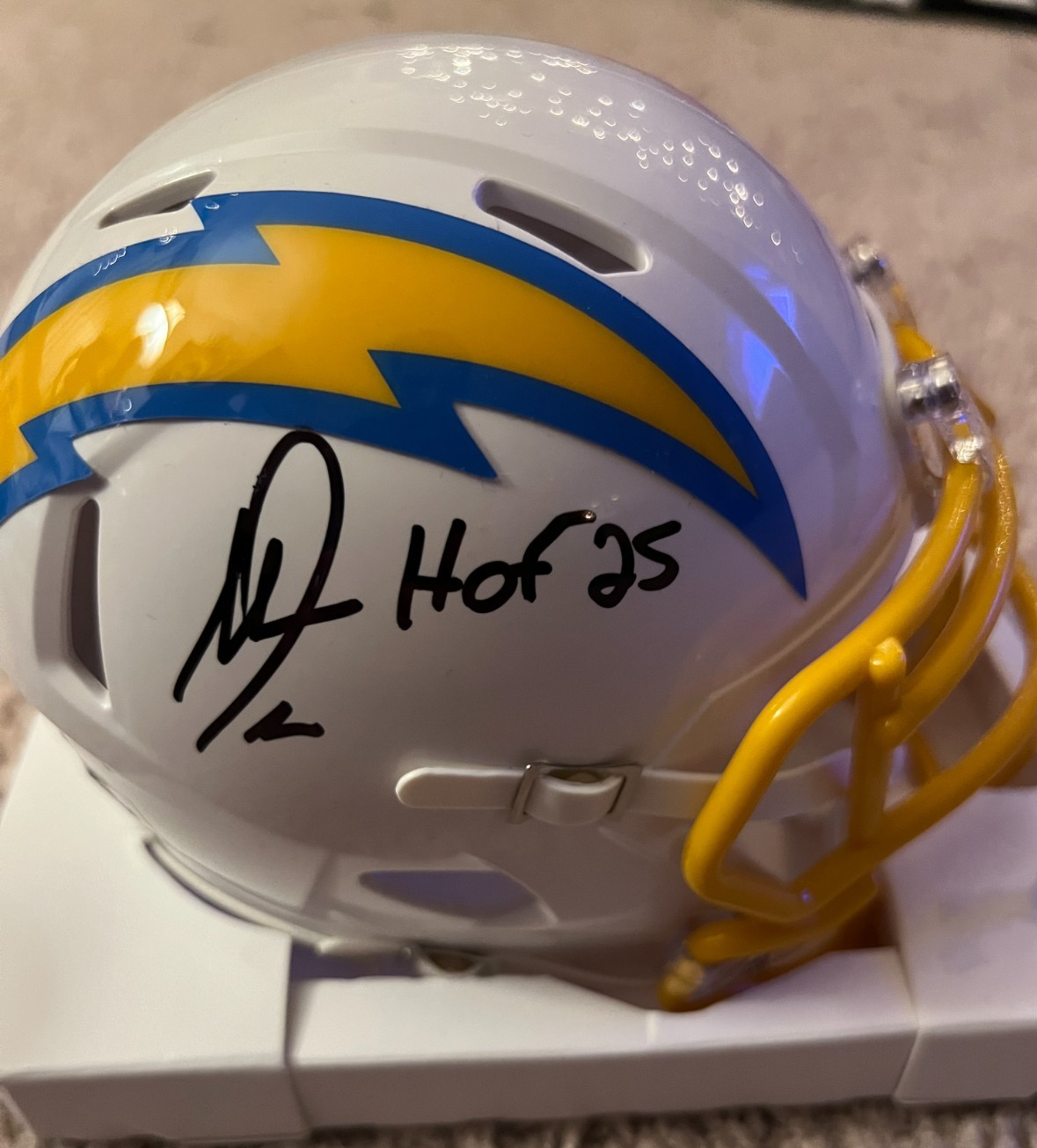 Antonio Gates Autographed Signed San Diego Chargers Chargers mini helmet with HOF PSA 