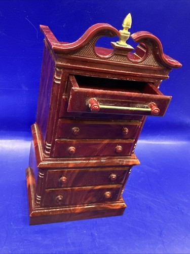 Vintage Lucite Zelluloid Park Sherman Highboy Kommode geheime Münzbank Puppenhaus - Bild 7 von 10