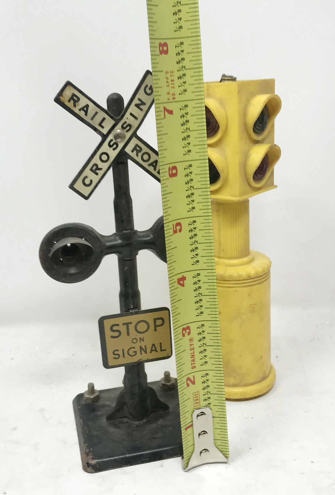 Vintage MODEL TRAIN SET / Parts HUGE LOT Track, Cars, Posts