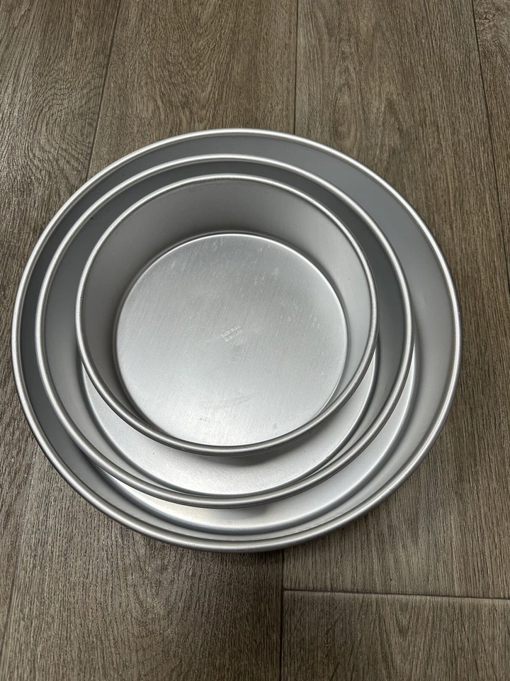 3 x Wilton Decorator Preferred Aluminium Runde Kuchenform - 12x3”, 10x3” & 8x3” - Bild 2 von 4