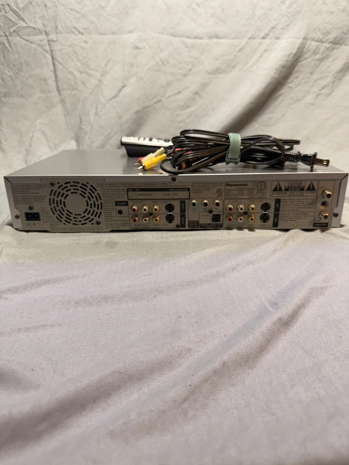 Grabadora de video DVD DVD Panasonic DMR-E85H, 120 GB, DISCO DURO DE 213 horas probado con control remoto Foto 2 de 4