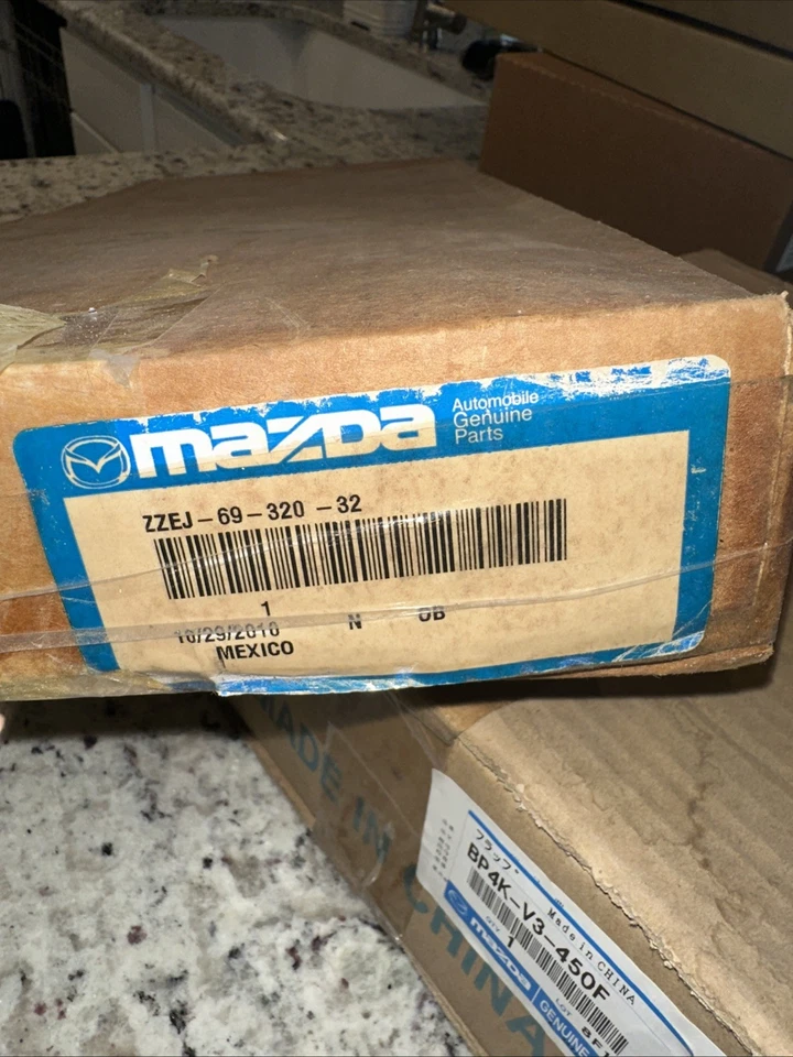 Nuevo parasol izquierdo Mazda OEM (conductor) | Mazda Tribute 2008-2011 (ZZEJ-69-320-32) Foto 3 de 4