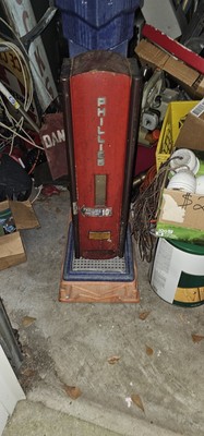 Vintage Phillies Cigar Vending Machine Tobacco Cigarette Coin Operated Op  Table
