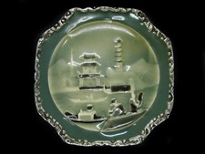 UE03166 NOS VINTAGE 1970s SEASIDE TOWN IN ASIA ARTWORK BELT BUCKLE