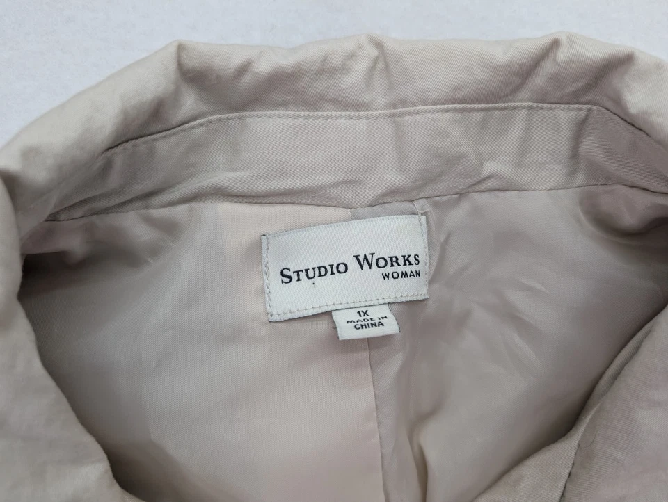 Chaqueta para mujer Studio Works talla 1X beige caqui ligera cremallera completa Foto 4 de 4