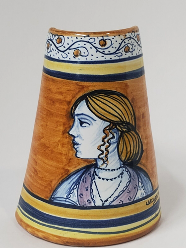 Azulejo en forma de cono de cerámica italiana pintado Cacciagrano de S. Giovanni Teatino - Imagen 2 de 5