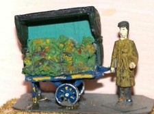 Market Street Trader /barrow F1 UNPAINTED OO Scale Langley Models Kit Figures