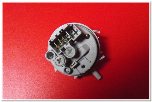 Washing Machine HOTPOINT WMA42N   Pressure Switch