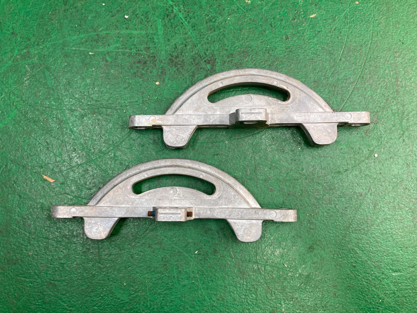 PAIR of Ridgid TS2424 Table Saw Arbor Trunnions 2 R C18828085C000 eBay