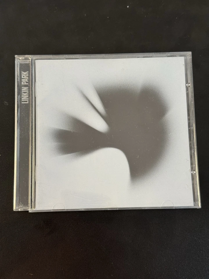 Linkin Park - A Thousand Suns CD Album - Boîtier Cassé mais CD Fonctionnel - Photo 1/4