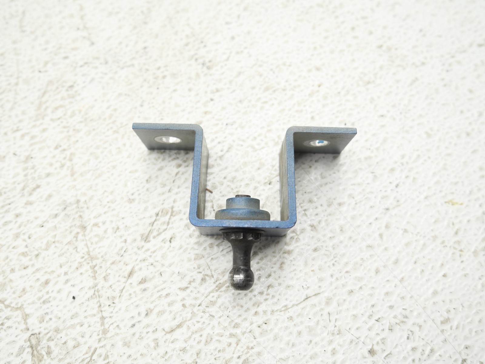Audi R8 Spyder 2017-2023 Right Mounting bracket P/N 4S0806241B