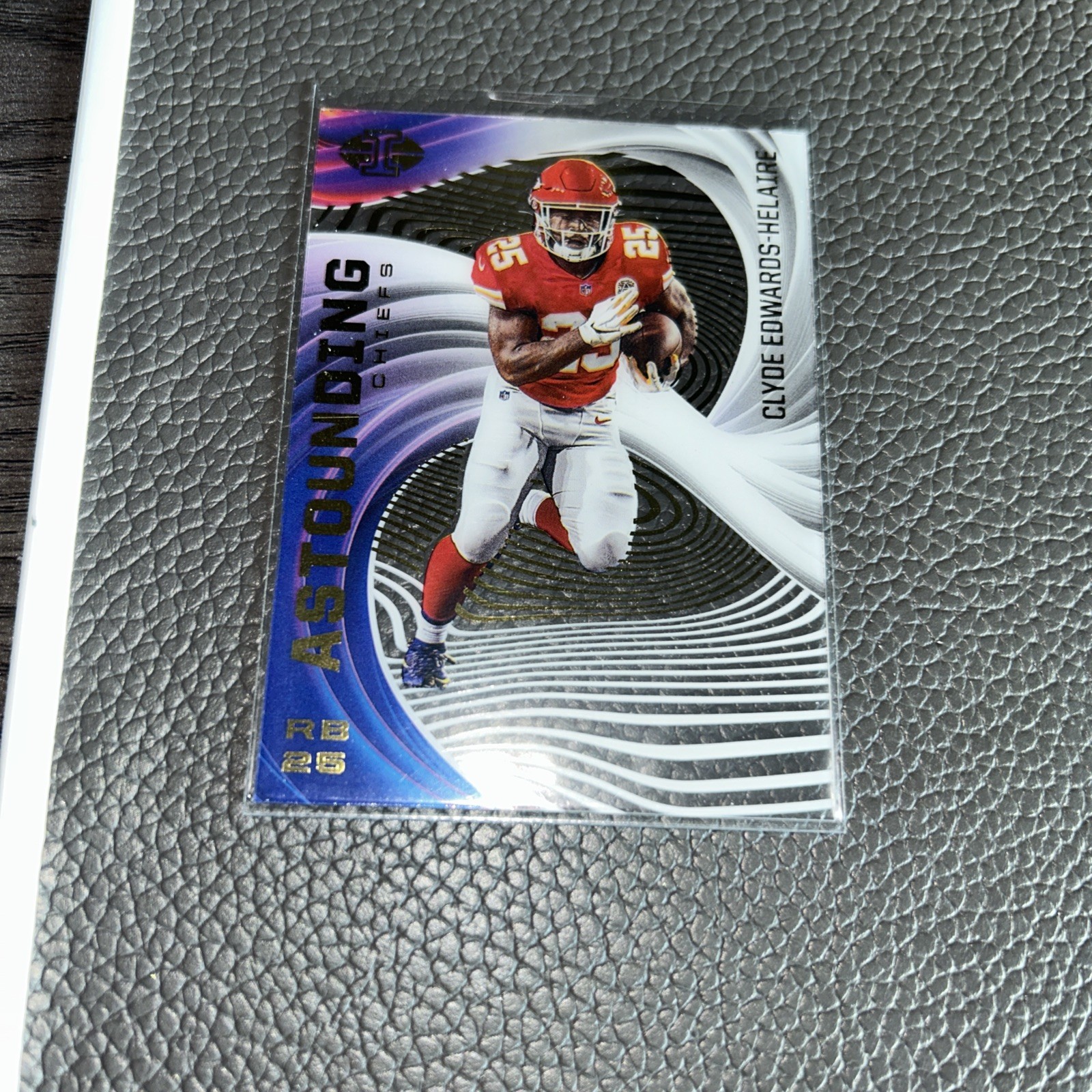 2020 Panini Illusions - Astounding Clyde Edwards-Helaire #A4 (RC)