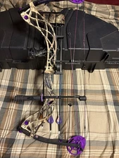 Bowtech Carbon Rose Compound Bow 50LB 25” Draw -Free Ship!