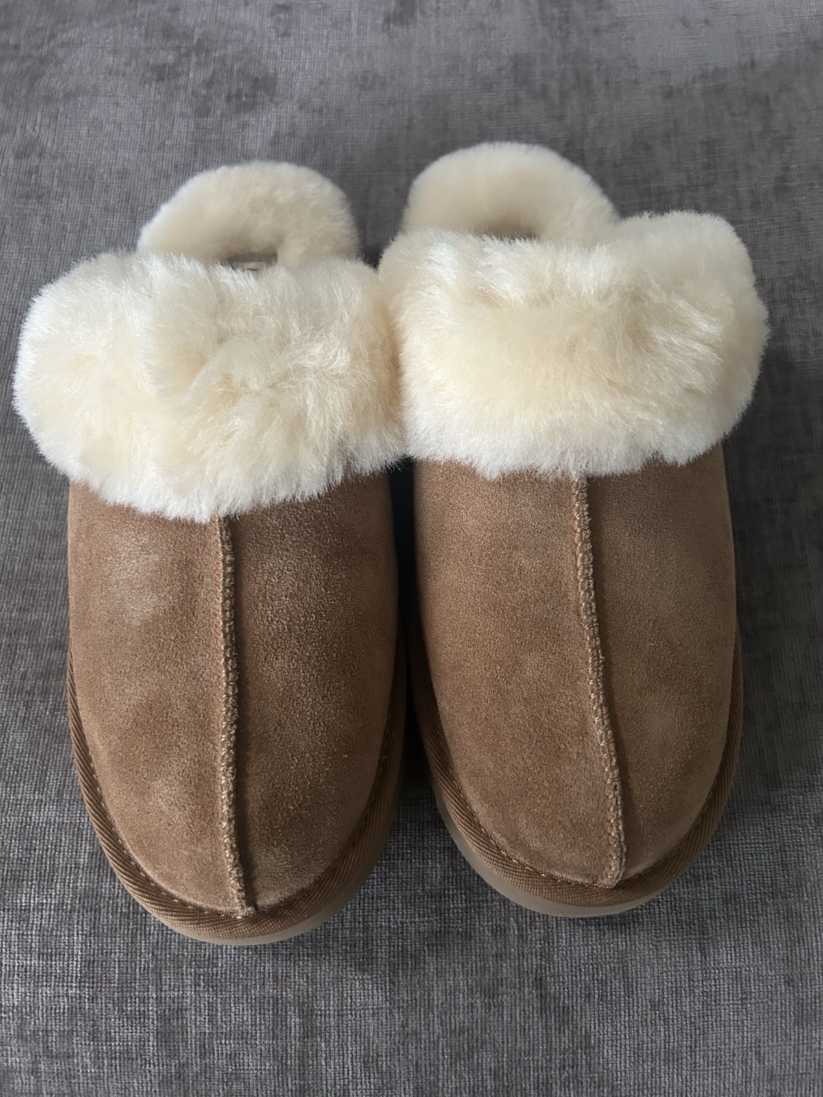 UGG Disquette Women's Shoes Size 6 Brand New