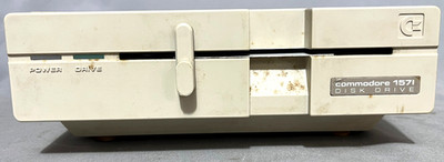 Commodore 1571 Drive tested & works w/book, T&D disk, cords, shipping card, Box