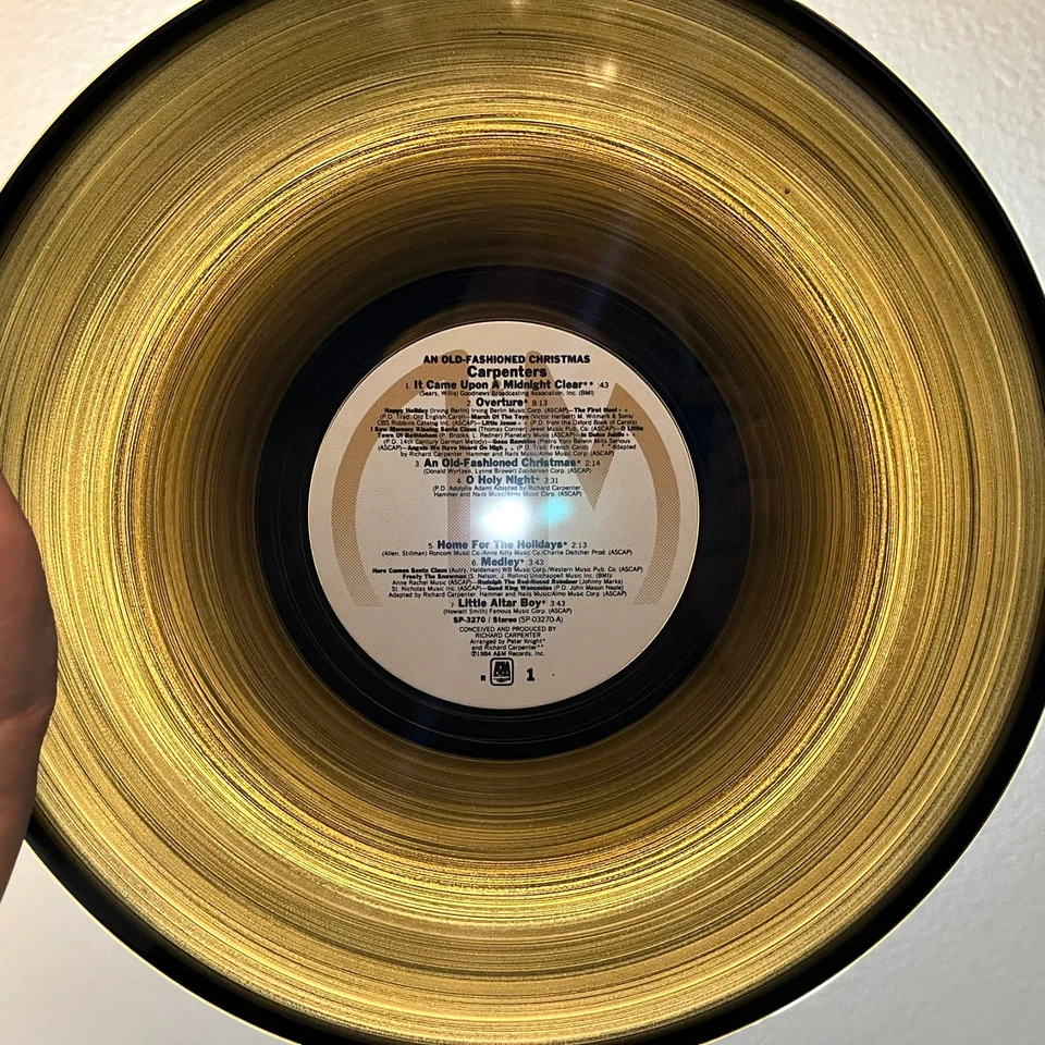 CARPENTERS Old Fashioned Christmas (1984 Translucent) - 12" Vinyl Record LP - VG - Image 1 of 4
