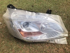 New w/ Broken Tab PACCAR OEM RIGHT HEADLIGHT ASSEMBLY #P54-6163-100R