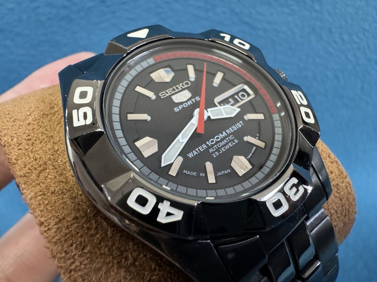 セイコー 5スポーツ　ブラックアトラス Seiko 5 セイコー5 スポーツ 海外モデル 逆輸入 ダイバーズ ブラック