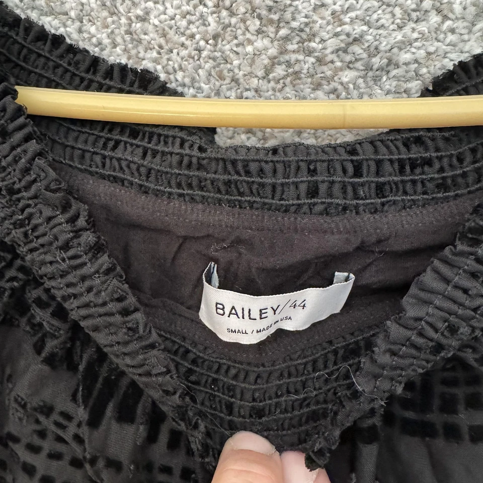 Blusa Bailey 44 Mujer Pequeña Negra Terciopelo Transparente Burnout Hombro Descubierto Top EE. UU. Foto 3 de 4