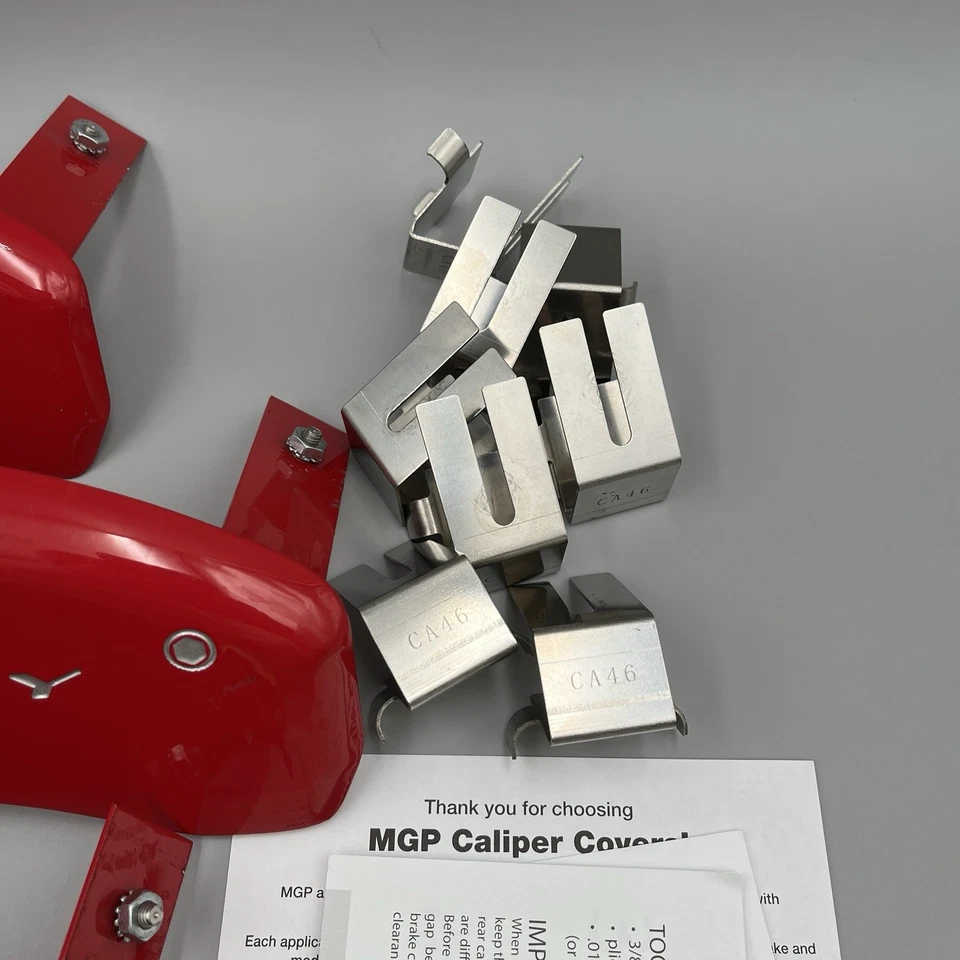 Cubiertas de pinza de freno MGP Chevrolet Corvette 2014-19 rojo "Stingray" 13084SSTYRD-U Foto 3 de 4