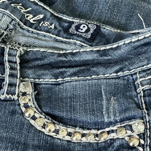 L.A. Idol USA Women's Embellished Capri Jeans Size 9 Fleur-de-lis Blue Denim - Picture 6 of 11