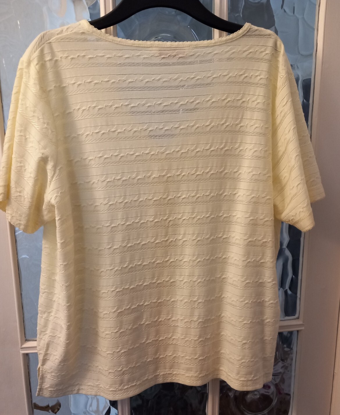 Bon Marche Ladies Top Yellow Size Large (1820) Short Sleeve V Neck