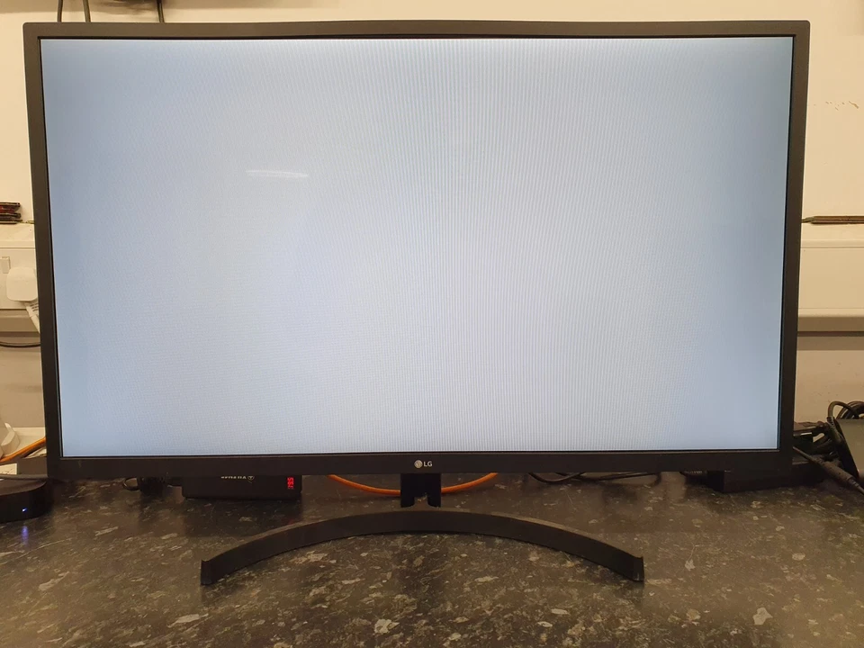 LG 32" HDR 10 Full HD IPS Monitor 1920x1080 32ML600M-B Grade C EB2602 - Image 2 of 4