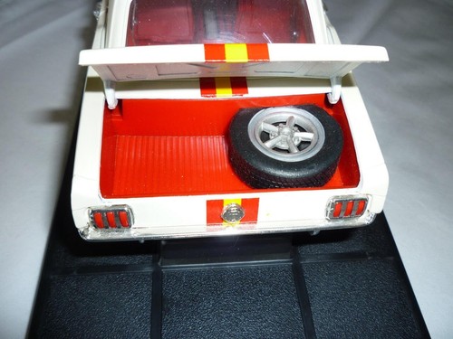 1/18 Scale Ford Mustang Bob Jane Mira Dinkum Classics 10/99 - Picture 2 of 7