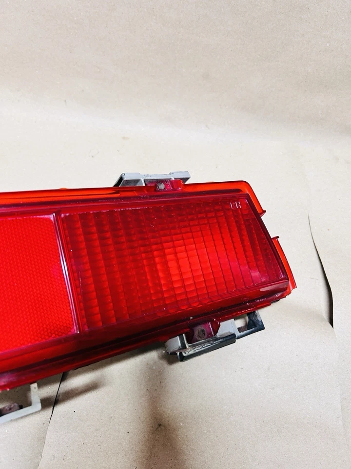 Chevrolet Caprice 1977-1979 cupé luz trasera derecha lente de freno pasajero fabricante de equipos originales Foto 4 de 4