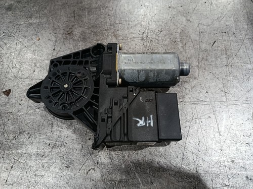 Fensterhebermotor hinten rechts Bosch 0130821696 VW Passat 3B Fensterheber Motor