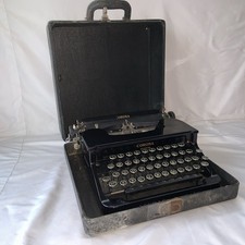 LC Smith & Corona STANDARD Gloss Black Flat Top Typewriter With Case thumbnail