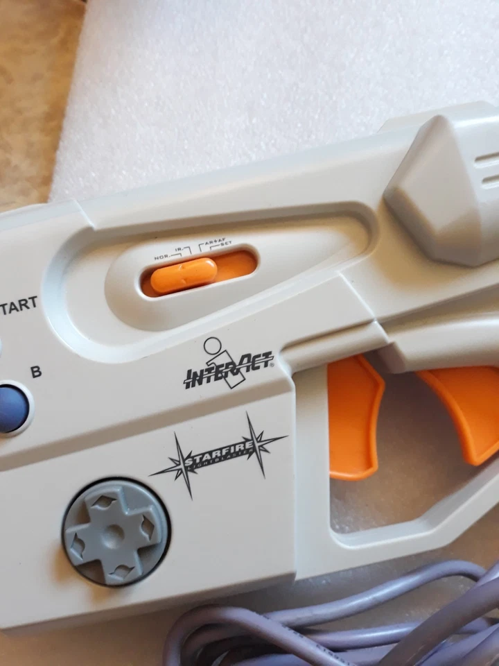Interact Starfire Lightblaster Light Gun for Sega Dreamcast--TESTED--EUC-- - Image 3 of 4