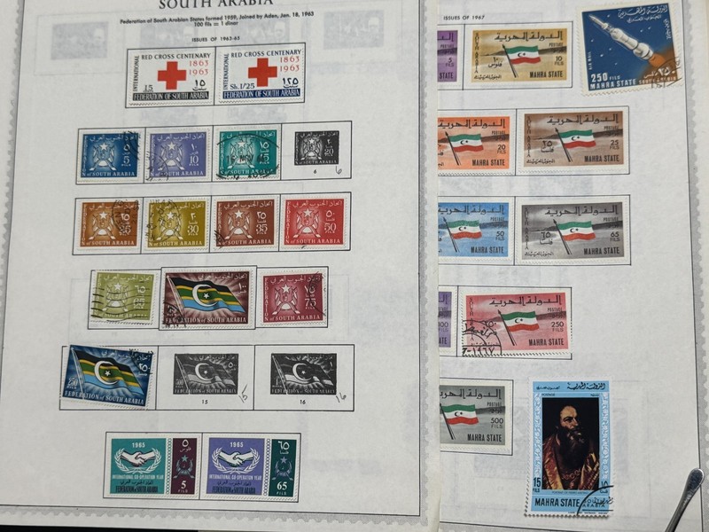 SOUTH ARABIA STAMP COLLECTION 1963-1967 ON MINKUS LOOSE ALBUM PAGES USED-MH