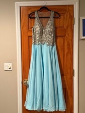 Stunning Embellished Formal Gown Worn Once In Amazing Condition Very Flattering