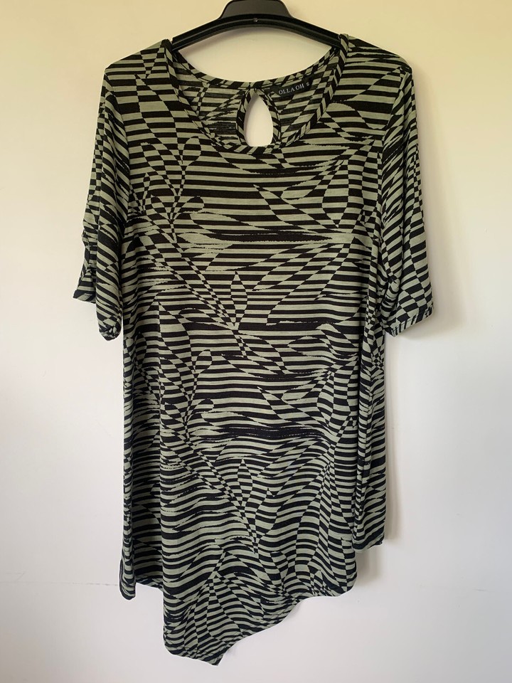 OLLA OH SHORT SLEEVE SCOOP NECK ASYMETTRICAL HEM GREEN BLACK TUNIC TOP SIZE 14
