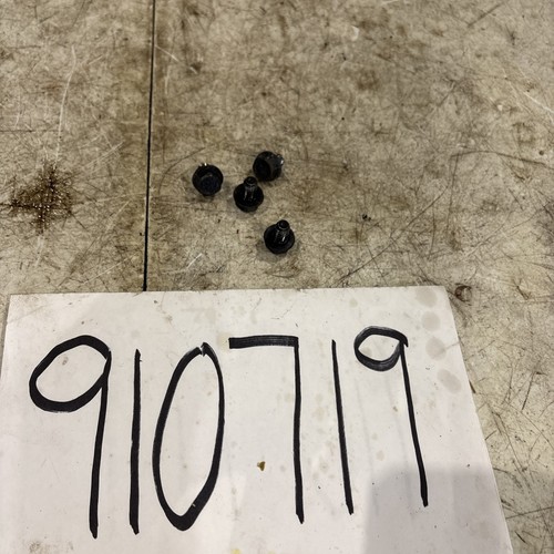 Volvo Penta 5.0L GXI-A Pulley Water  pump 3860083 5.0L 5.7L ( BOLTS  ONLY!!!)