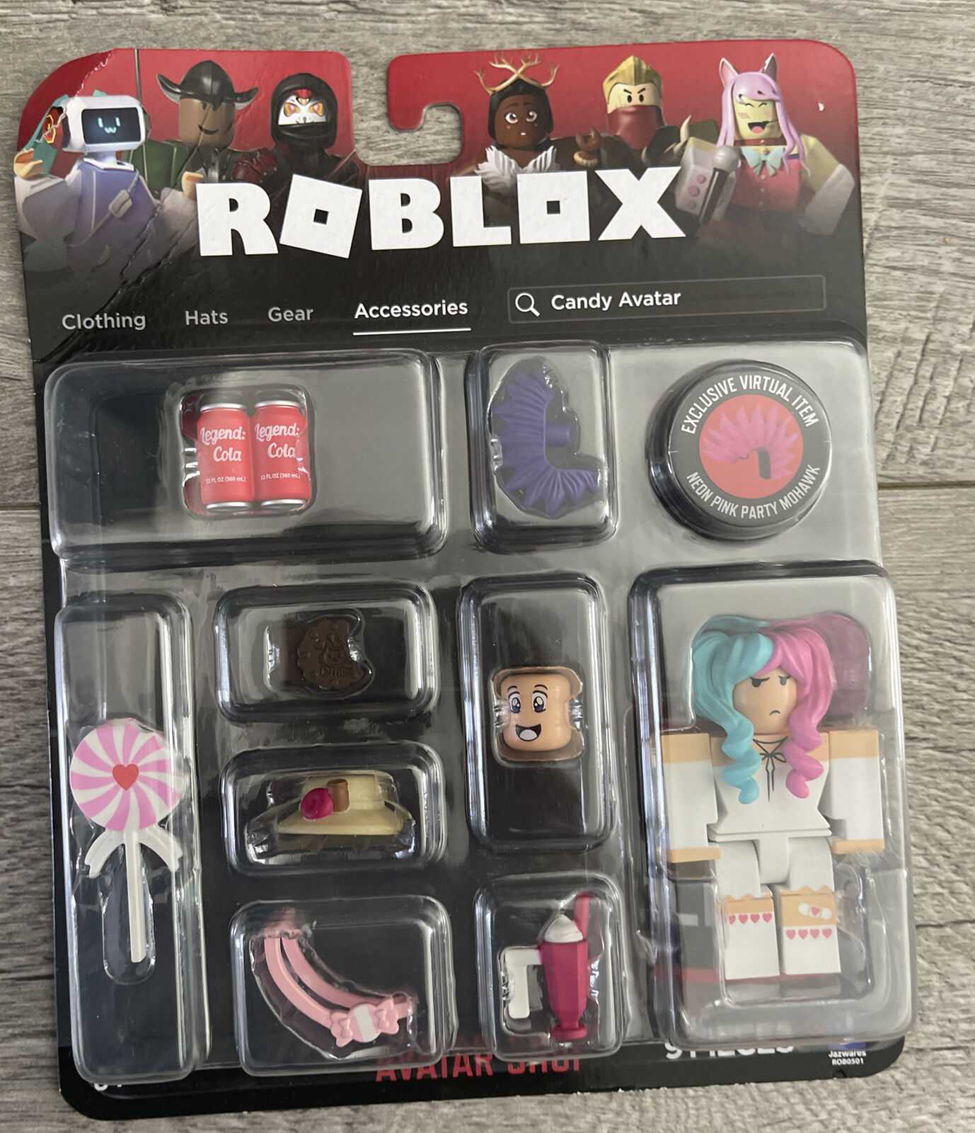 Roblox Avatar Shop Series Collection - Candy Avatar Figure Pack [Includes  Exclusive Virtual Item]