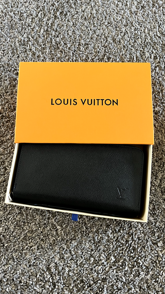 Louis Vuitton TAIGA LEATHER Zippy XL M44275 L | eBay