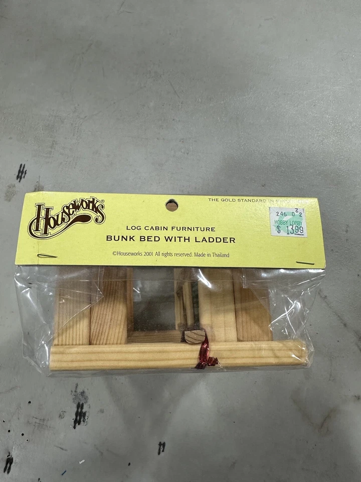 Muebles para muñecas Houseworks cabina de troncos litera con escalera hobby lobby C26 Foto 2 de 2