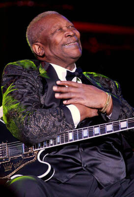 Recording artist BB King performs during the first of three sold-o - Old Photo 8