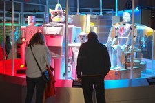 Photo 6x4 At the Science Museum (2) Kensington/TQ2579 Looking at Robots c2017