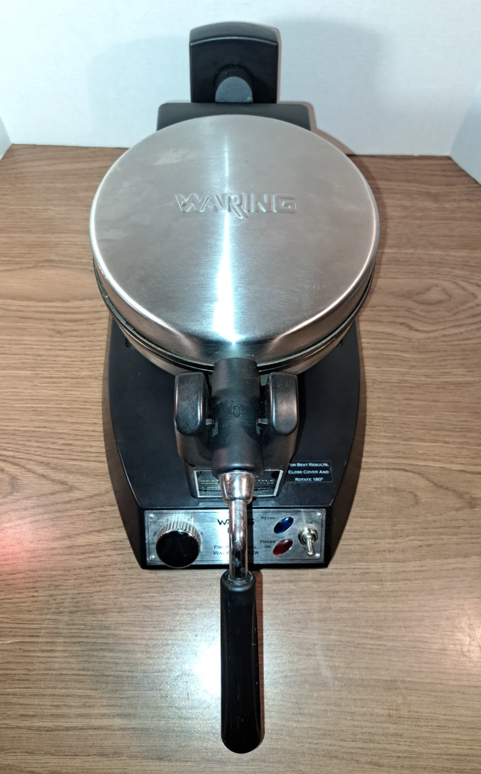Waring Pro Belgian Waffle Maker Thick Restaurant Style WWM200PC