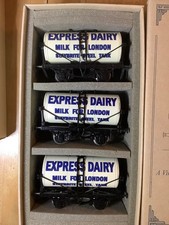 Ace Trains O Gauge 3 rail set of 3 Express Dairy Tank Wagons