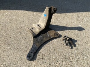 Engine Mount Bracket-VIN: 8, Code: 3.5 GM Parts 22729233 22736464 w Hardware G6