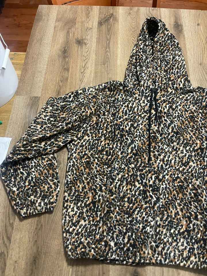 Volcom Hoodie, Women's Size XL, Black White Brown, Animal Print, Pullover - Image 3 of 4