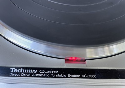 Classic 1983 Technics SL-Q300 Direct Drive Stereo Record Player w/ Shure Cart