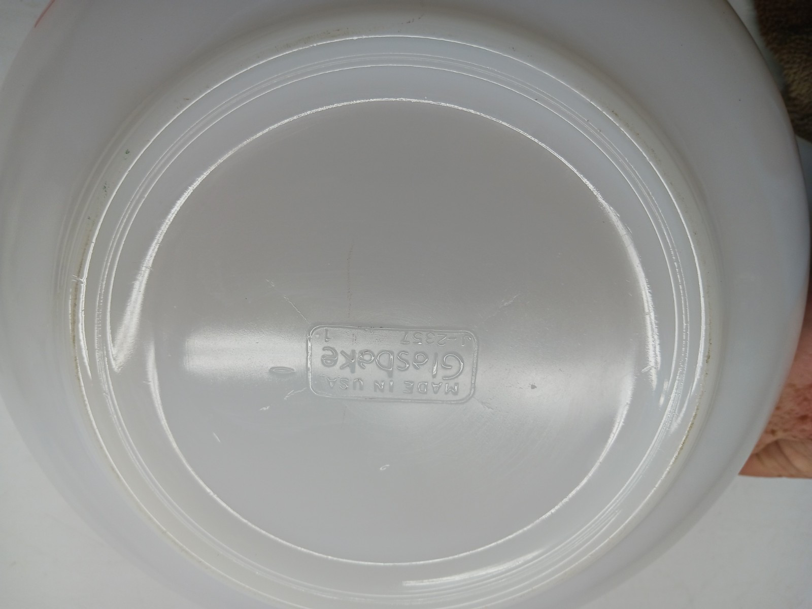 Lot Of 2 VINTAGE GLASBAKE  HOME MAKER MEASUREMENT MIXING BOWLS Red And Blue